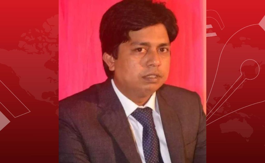 ময়নাতদন্ত শেষে বাকৃবি কর্মকর্তার দাফন ত্রিশালে সম্পন্ন
