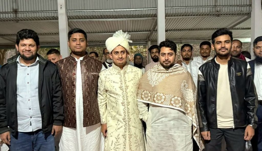 বিয়ে করলেন সারজিস, অভিনন্দন জানালেন আসিফ মাহমুদ
