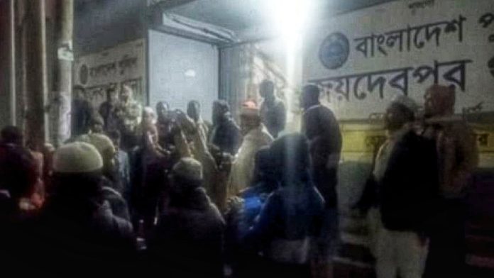 থানা থেকে আওয়ামী লীগ নেতাকে ছাড়িয়ে নিতে জামায়াতের বিক্ষোভ মিছিল