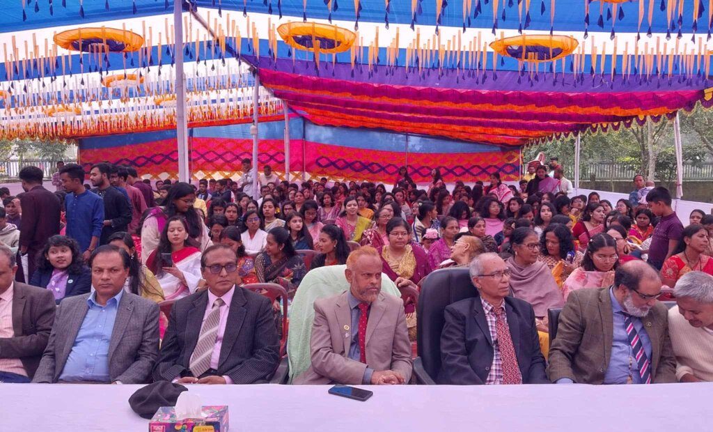 বাকৃবিতে বর্ণাঢ্য আয়োজনে 'সরস্বতী পূজা' উদযাপন