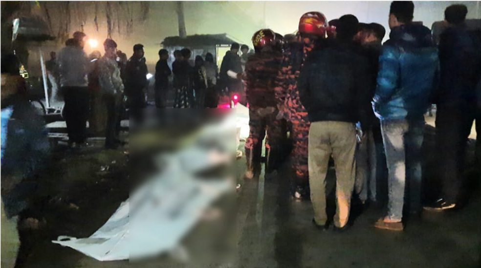 সান্তাহারে সড়ক দূর্ঘটনার তিন বন্ধুর মৃত্যু