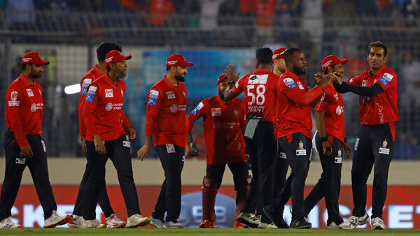 চট্টগ্রামকে গুঁড়িয়ে দ্বিতীয়বারের মতো শিরোপা জিতল বরিশাল