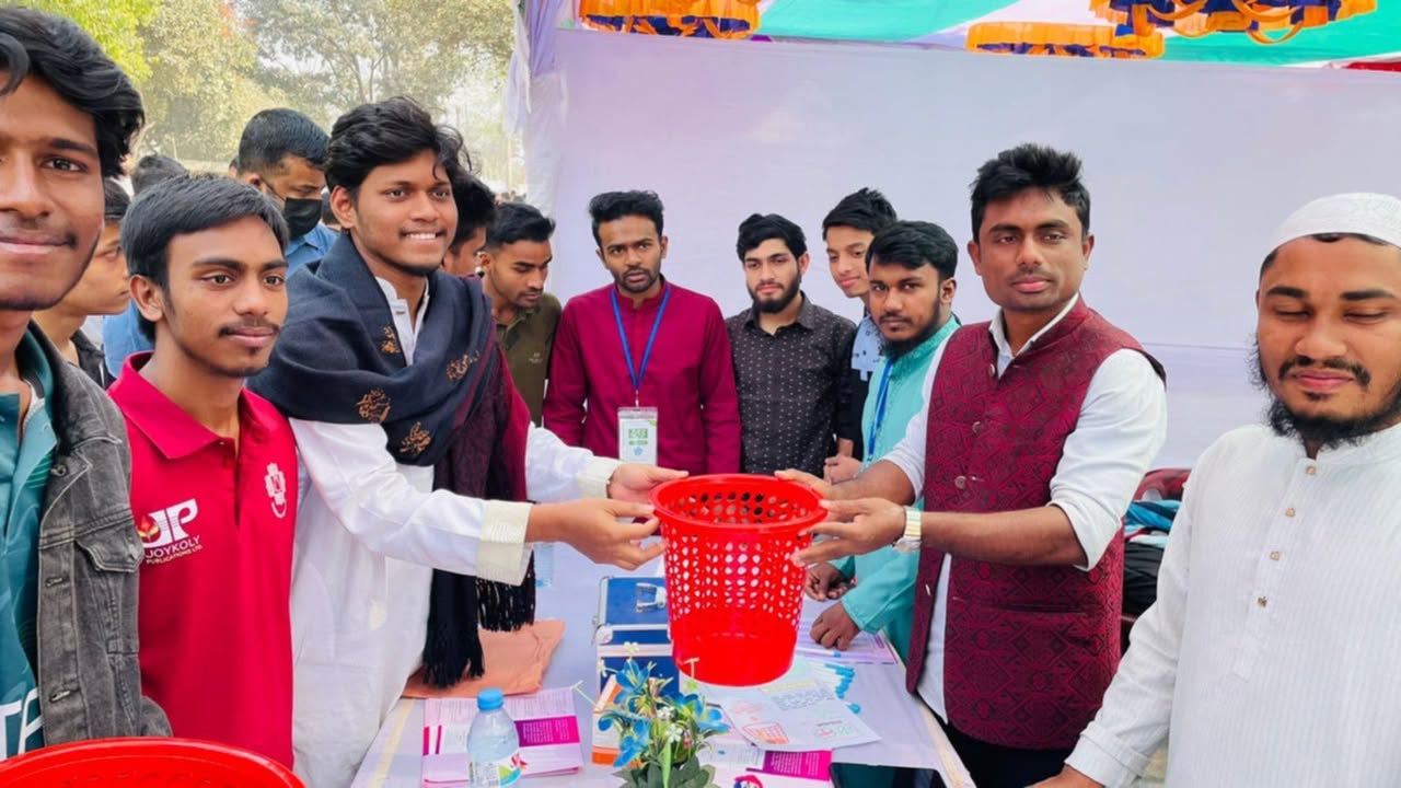 জাবি ভর্তি পরীক্ষা উপলক্ষ্যে লাল সবুজ উন্নয়ন সংঘের দশদিন ব্যাপী ক্যাম্পাস ক্লিনিং প্রজেক্ট