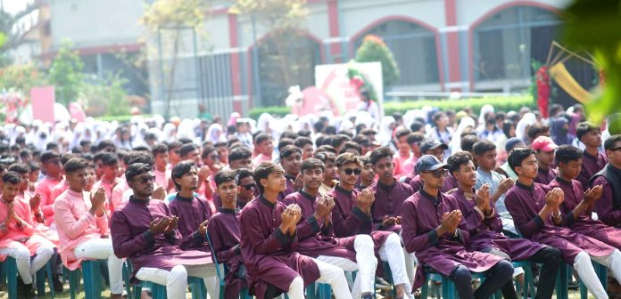ধামইরহাট সফিয়া পাইলট উচ্চ বিদ্যালয়ে বিদায় ও নবীন বরণ অনুষ্ঠান