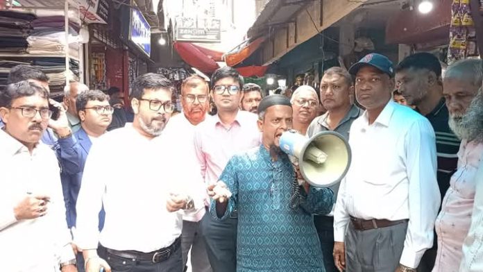 রমজান উপলক্ষে ব্যবসায়ীদের সতর্কবার্তা, বাজার মনিটরিংয়ে পৌর প্রশাসক