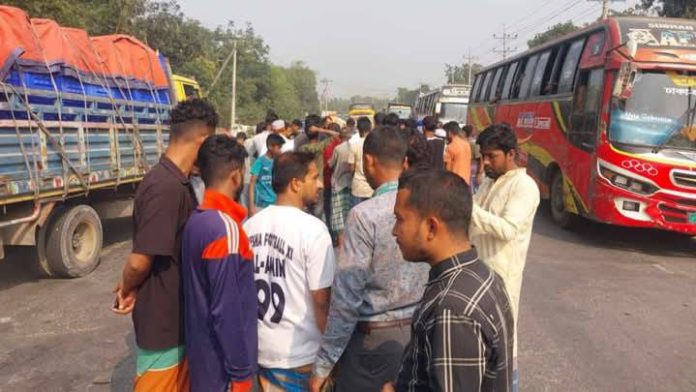 রায়পুরার মরজালে মোটরসাইকেল দুর্ঘটনায় নি'হত ২