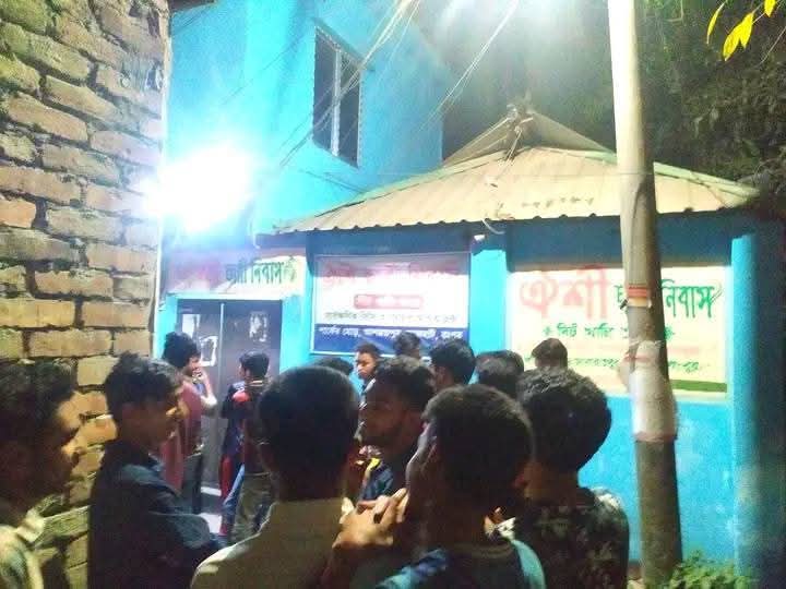 ঐশি ছাত্রীনিবাসে প্রেমিক-প্রেমিকার উপস্থিতি ঘিরে চাঞ্চল্য, সর্বশেষ বিয়েতে সম্মতি পরিবারের