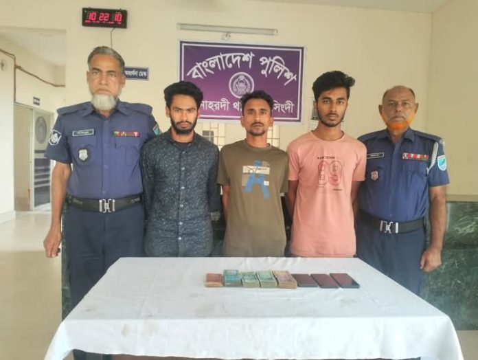 ডাকাতির নাটকে কোম্পানীর টাকা আত্মসাতের চেষ্টা