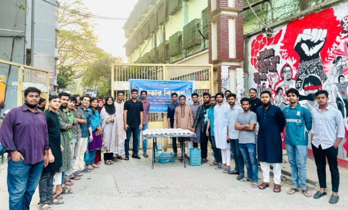 দুই শতাধিক রোজাদারকে ইফতার করালেন জবিস্থ মৌলভীবাজার ছাত্রকল্যাণ