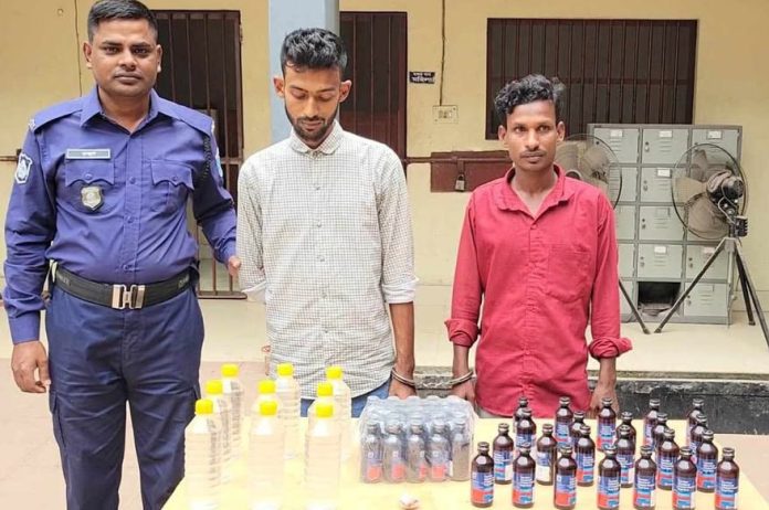 রূপগঞ্জে ফেন্সিডিল বাংলা মদ ও ইয়াবাসহ দুই মাদক ব্যবসায়ী গ্রেফতার