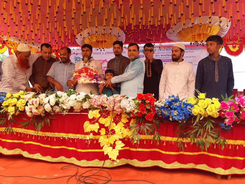 ঈশ্বরদীতে আশরাফুল উলুম ক্বাওমী মাদ্রাসা ও এতিমখানার উদ্যোগে ঈদ পুনর্মিলনী অনুষ্ঠিত