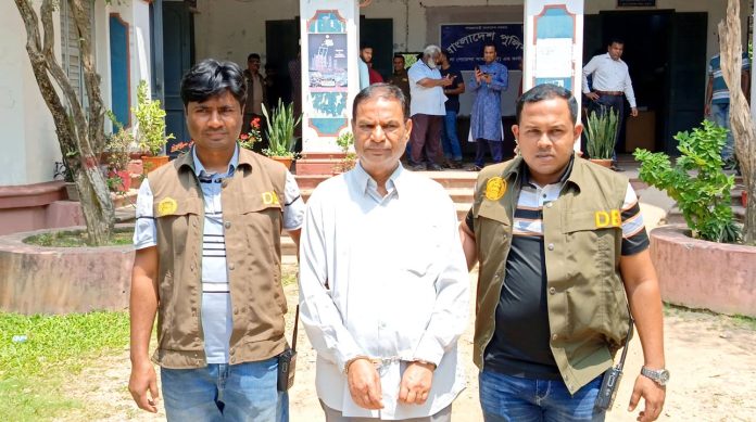 কনস্টেবল নিয়োগে ১০ লাখ টাকার ‘চুক্তি’: নওগাঁয় দালালচক্রের সদস্য গ্রেফতার