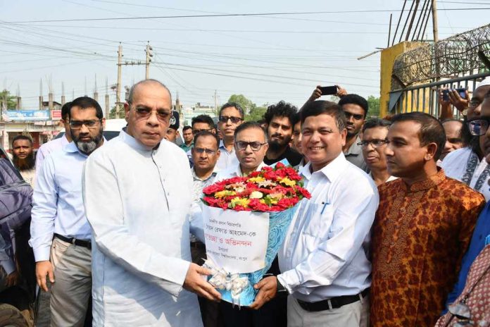 বেরোবিতে প্রধান বিচারপতির শহীদ আবু সাঈদ চত্বর পরিদর্শন