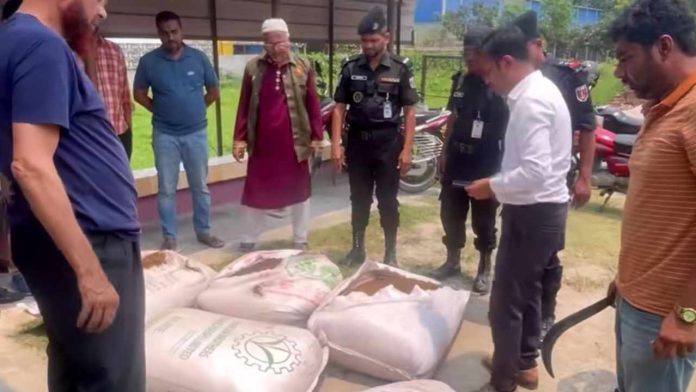 মেয়াদোত্তীর্ণ চা পাতা রাখায় শাওন চা কোম্পানিকে ৩০ হাজার টাকা জরিমানা