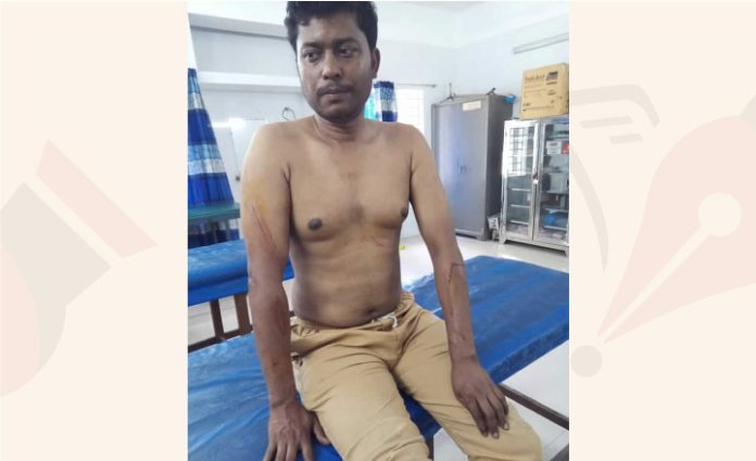 অপহরণের মামলার জেরে প্রাণনাশের হুমকি পেয়ে বিকেলে সংবাদ সম্মেলন, সকালে হাত-পা বেঁধে কুপিয়ে জখম