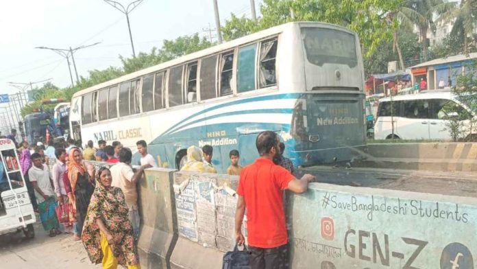 সাভারে সড়ক দুর্ঘটনায় নিহত ৩
