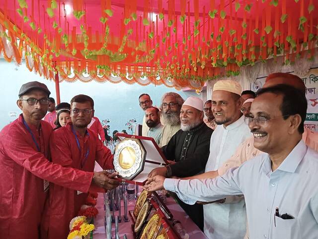 ঈশ্বরদীতে বৃত্তিপ্রাপ্ত শিক্ষার্থীদের সংবর্ধনা ও সম্মাননা প্রদান